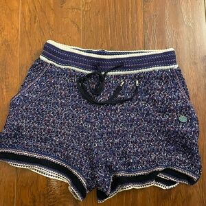 Chanel knit shorts size large in excellent condition